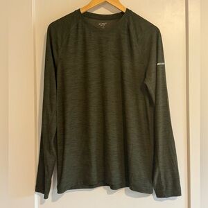 Men’s Old Navy Active Long Sleeve Workout Tee